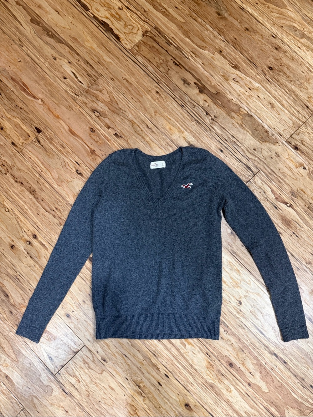 Hollister Men's Charcoal V-Neck Sweater with Logo
